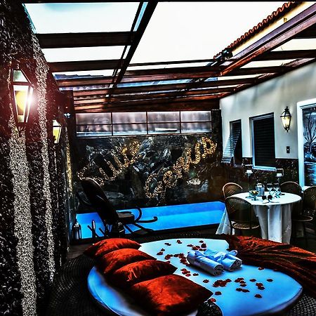 Genus Motel (Adults Only) อูเบราบา ภายนอก รูปภาพ