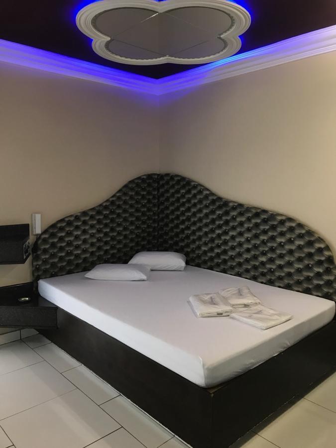 Genus Motel (Adults Only) อูเบราบา ภายนอก รูปภาพ