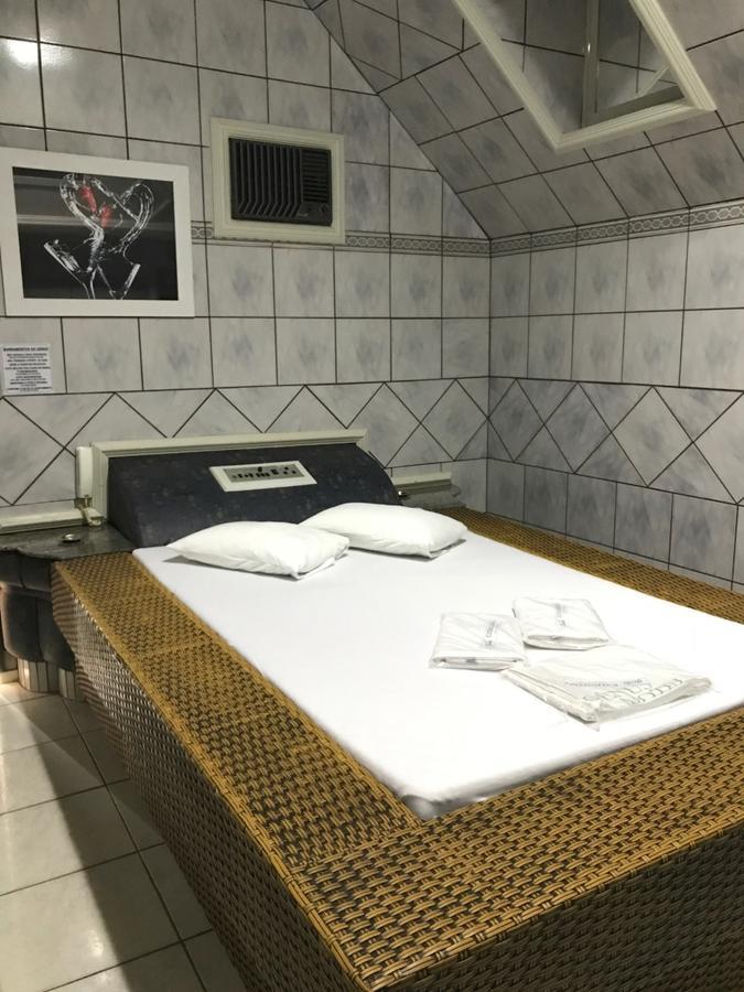 Genus Motel (Adults Only) อูเบราบา ภายนอก รูปภาพ